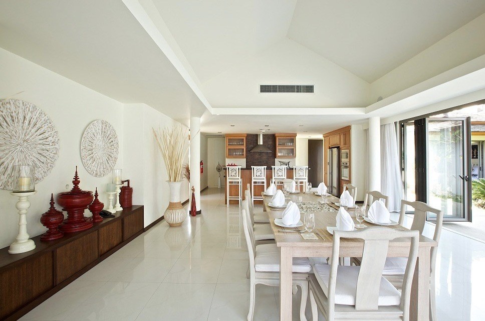Private villa dining