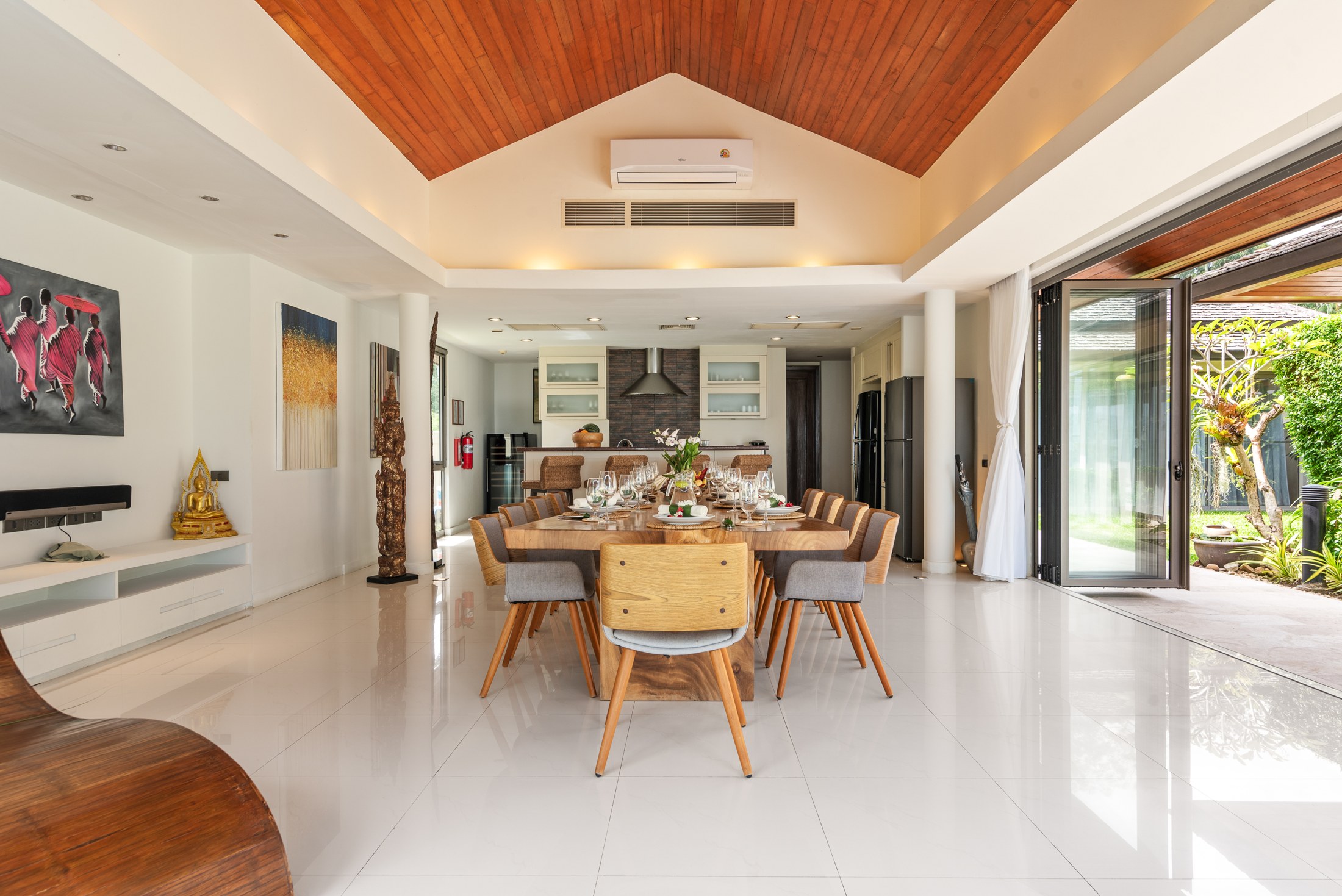 Private villa dining